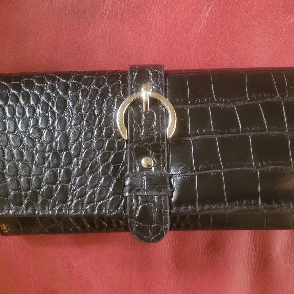 Crocodile-Embossed Black Wallet